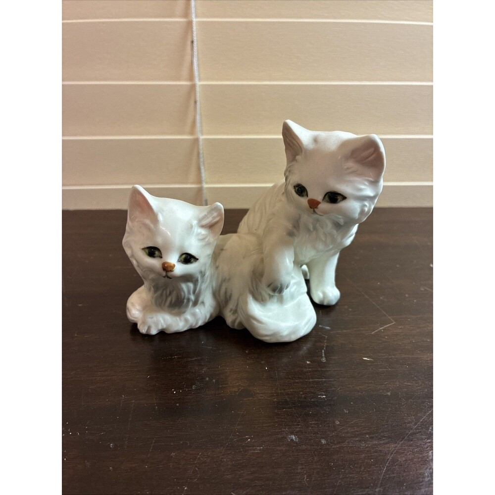 vintage Lefton white Persian cat and kitten porcelain figurines from Japan.